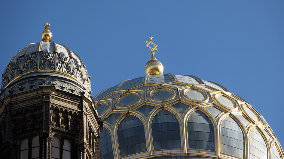 Das Kuppeldach der Neuen Synagoge Berlin an der Oranienburger Strasse in der Spandauer Vorstadt im Ortsteil Mitte von Berlin
