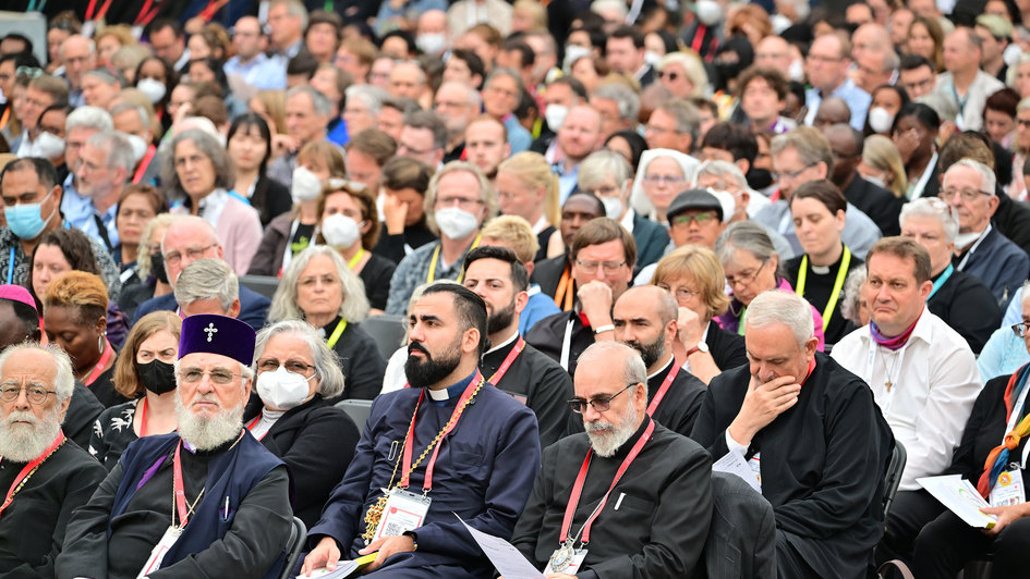 Delegierte Christen in Karlsruhe zur Vollversammlung des Ökumenischen Rats der Kirchen (ÖRK)