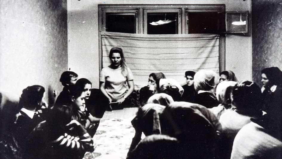 Russlanddeutsche Christ:innen treffen sich heimlich in der Sowjetunion Russlanddeutsche Christ:innen treffen sich heimlich in der Sowjetunion