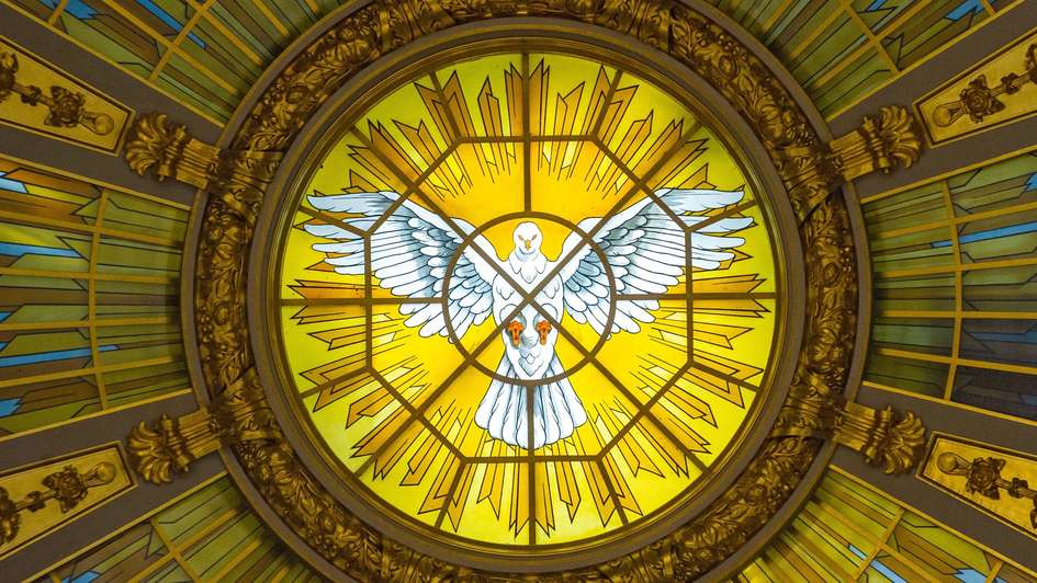 Darstellung einer Taube als Symbol des Heiligen Geistes in der Kuppel des Berliner Domes