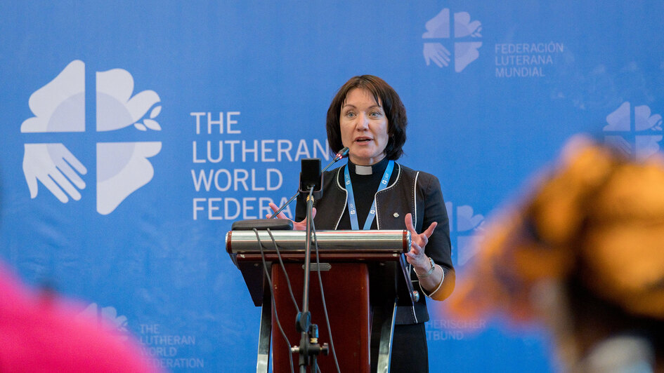 12. Juni 2025, Addis Abeba, Äthiopien: Die Generalsekretärin der Lutherischen Weltföderation, Rev. Dr. Anne Burghardt, hält ihren Bericht auf der Ratssitzung der LWB 2025, die vom 11. bis 16. Juni in Addis Abeba (Äthiopien) zum Thema 'Seid meine Zeugen' s