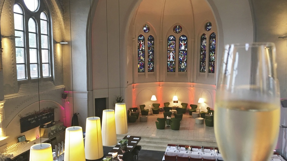 Restaurant 'Glueckundseligkeit' in der ehemaligen Martini-Kirche Bielefeld
