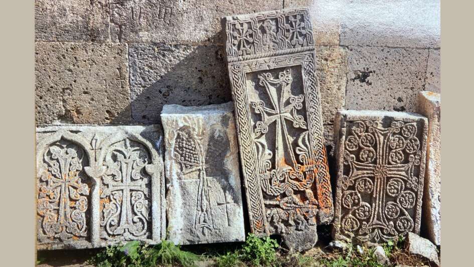 Ein armenischer Kreuzstein (Chatschkar)