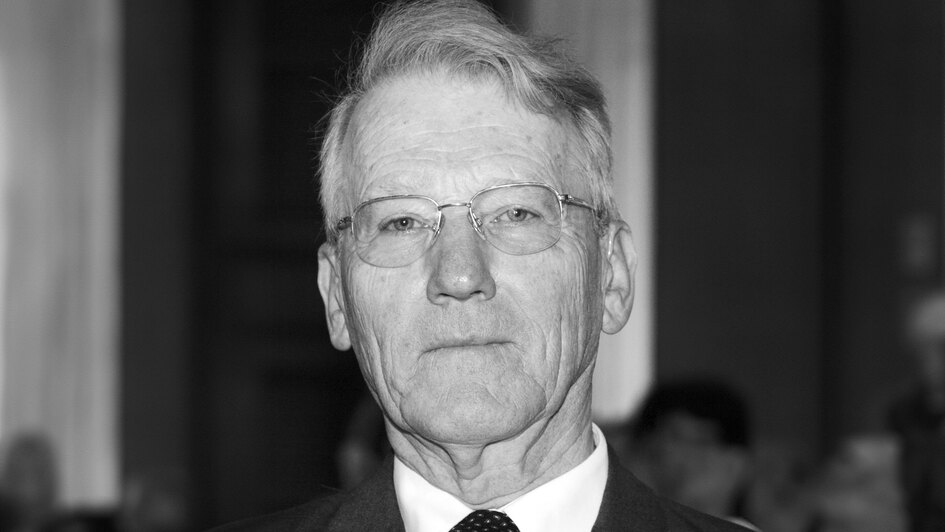 Mit einer akademischen Feier in der Universität Göttingen übernahm Hans Michael Heinig (37) am Donnerstag (29.05.08) offiziell die Leitung des Kirchenrechtlichen Institut der Evangelischen Kirche in Deutschland (EKD) von Axel von Campenhausen (74, Foto),