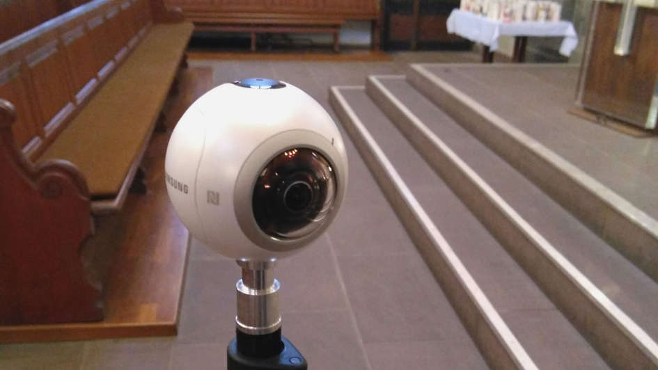 Kamera im Kirchenraum Kamera im Kirchenraum