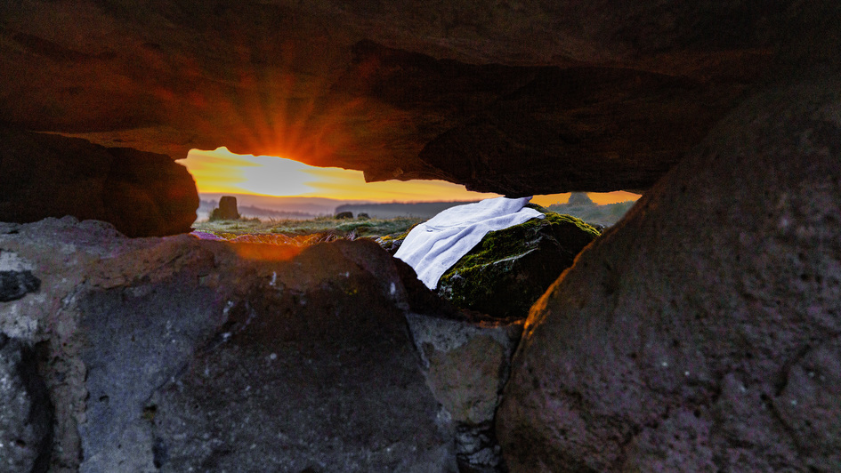 Grabeshöhle bei Sonnenaufgang