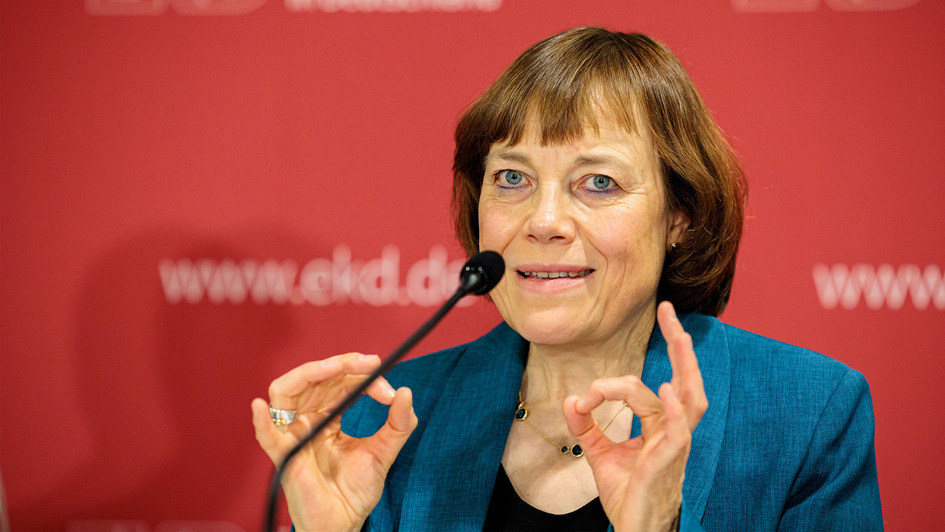 Die Ratsvorsitzende der Evangelischen Kirche in Deutschland (EKD) Annette Kurschus spricht bei einer Pressekonferenz der 3.Tagung der 13. Synode der EKD in Magdeburg am 06.11.2022. Die Ratsvorsitzende der Evangelischen Kirche in Deutschland (EKD) Annette Kurschus spricht bei einer Pressekonferenz der 3.Tagung der 13. Synode der EKD in Magdeburg am 06.11.2022.
