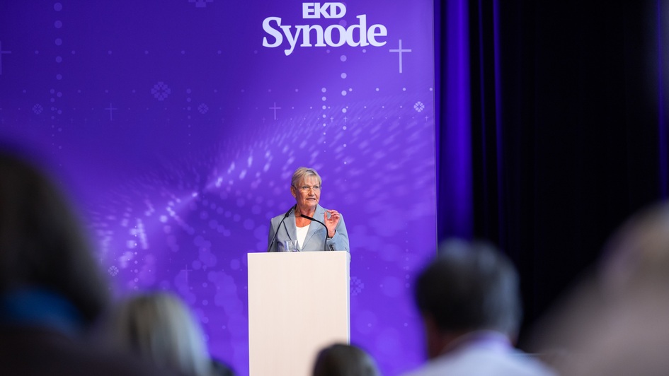 Bischöfin Kirsten Fehrs, Ratsvorsitzende der EKD, hält auf der EKD-Synode den mündlichen Ratsbericht