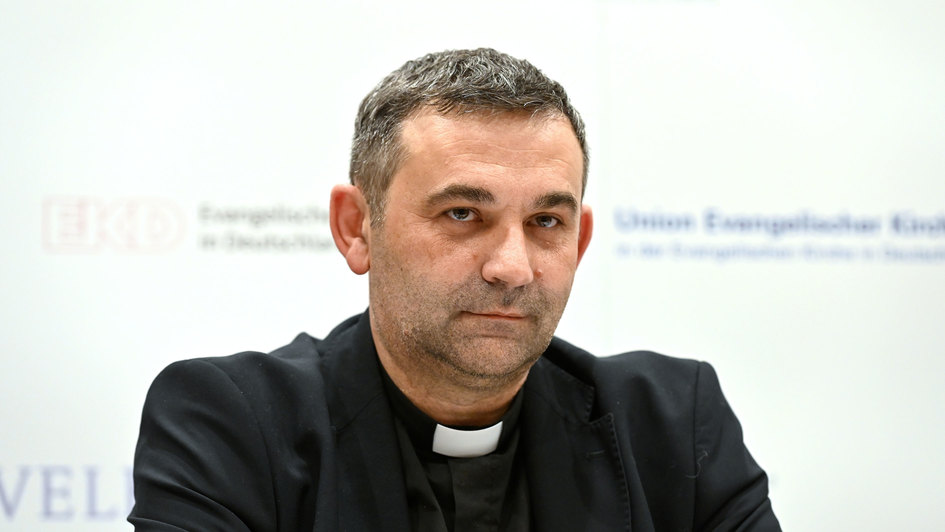 Ukrainische Pfarrer Oleksandr Gross