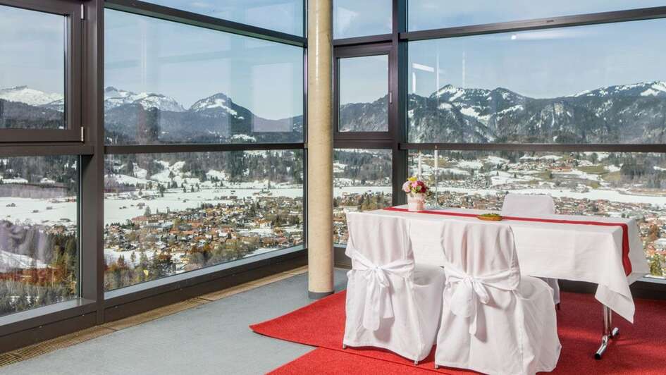 Schanzenturm Oberstdorf, Blick durch die Panoramafenster
