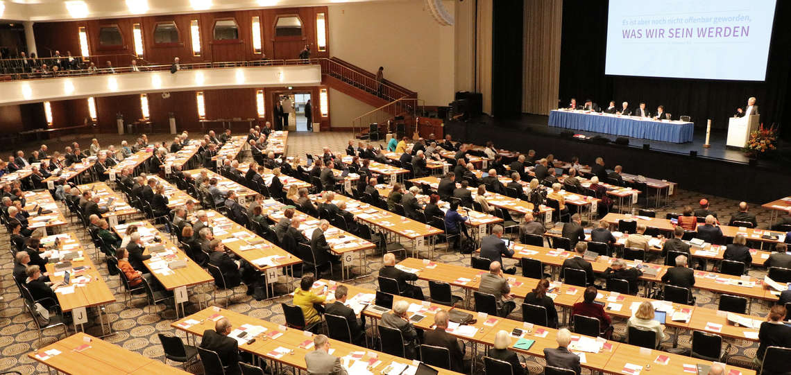 Blick ins Synoden-Plenum der 4. Tagung der 12. Synode der EKD
