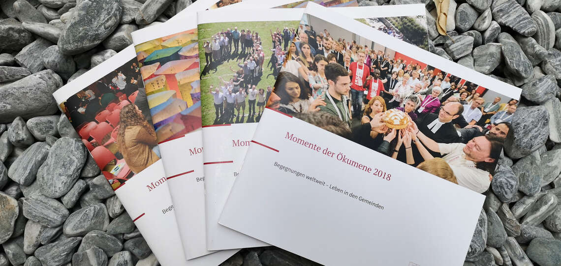 Die Themenhefte "Momente der Ökumene" der vergangenen Jahre