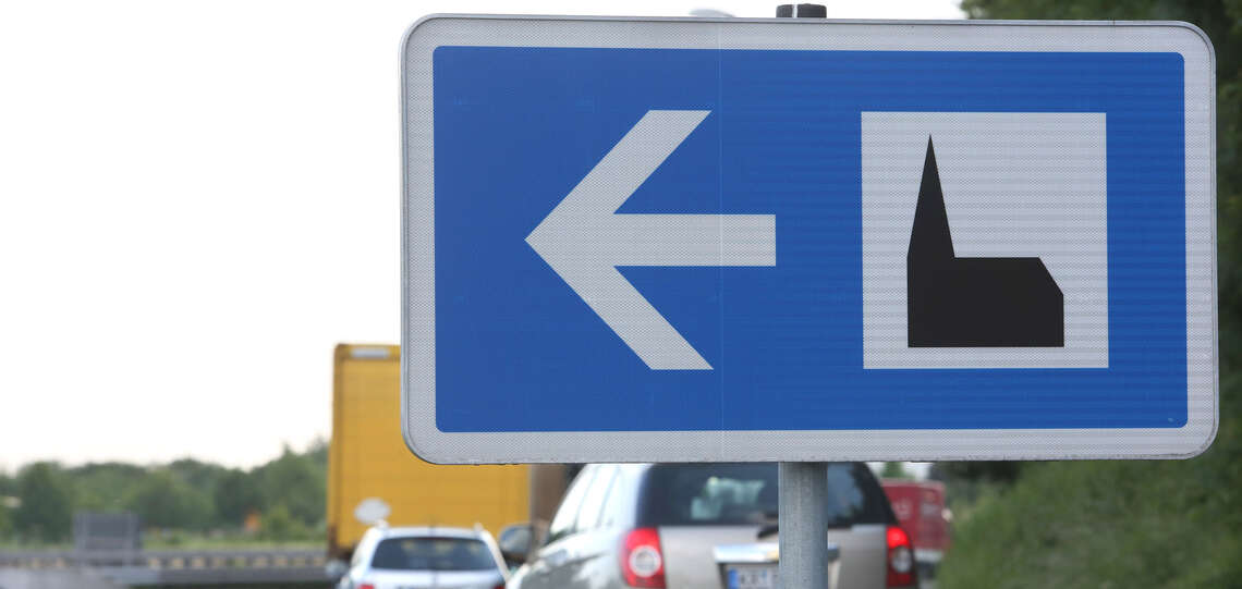 Schild Autobahnkirche Schild Autobahnkirche