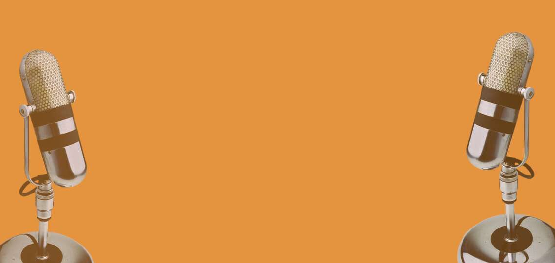 Symbolbild: zwei Mikrofone Symbolbild: zwei Mikrofone