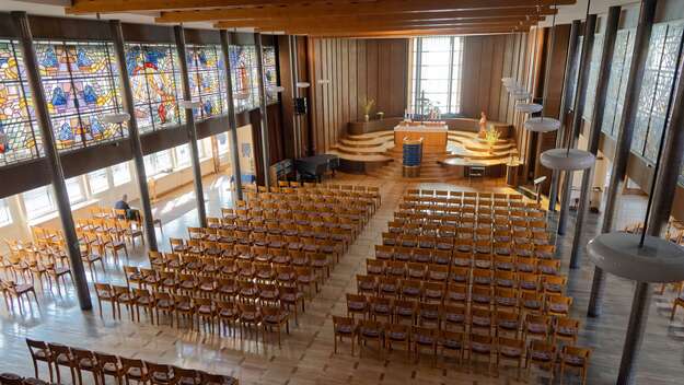 Der Kirchsaal des Diakonissen-Mutterhauses Elbingerode, Blick vom Altar