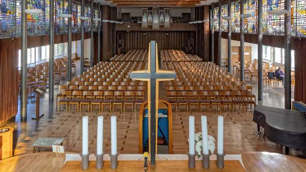 Der Kirchsaal des Diakonissen-Mutterhauses Elbingerode, Blick zum Altar