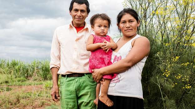 Petrona Martínez mit Mann und Kind