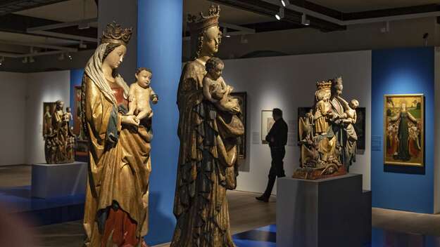 Verschiedene Exponate der Ausstellung „Verehrt. Geliebt. Vergessen. Maria zwischen den Konfessionen“ im Wittenberger Augusteum