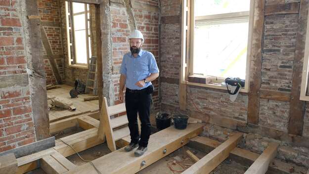 Projektleiter Oliver Wolf auf der Baustelle im Kloster Loccum