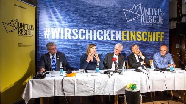 Pressekonferenz zum Start der Spendenkampagne #wirschickeneinschiff