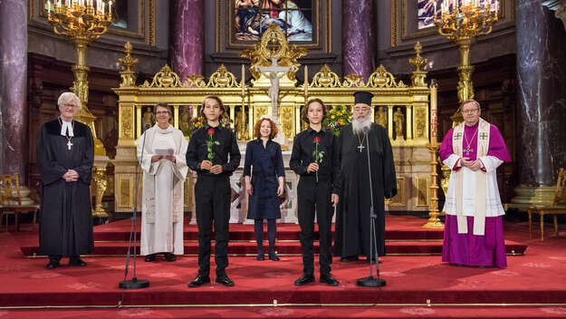 v.li.: der Ratsvorsitzende der Evangelischen Kirche in Deutschland (EKD) und bayrische Landesbischof, Heinrich Bedford-Strohm; Dompredigerin Petra Zimmermann; Kantorin Avitall Gerstetter; Erzpriester Radu Constantin Miron; der Vorsitzende der katholischen