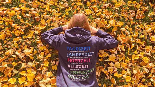 EG-Hoodie im Herbstlaub EG-Hoodie im Herbstlaub