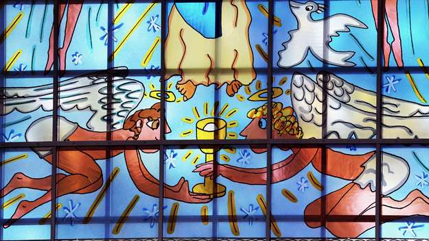 Kirchenfenster des Popart-Künstlers James Rizzi