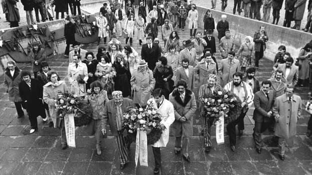 Einwöchiger Hungerstreik im ehemaligen Konzentrationslager Dachau, der Aufklärung über den Verbleib der Akten der ehemaligen bayerischen „Landfahrerzentrale“ zum Ziel hatte, 1980