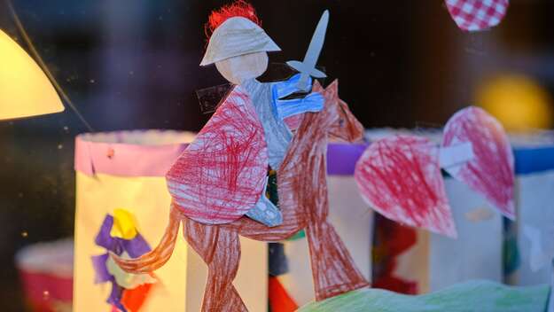 Leuchtende Laterne mit Sankt Martinbild