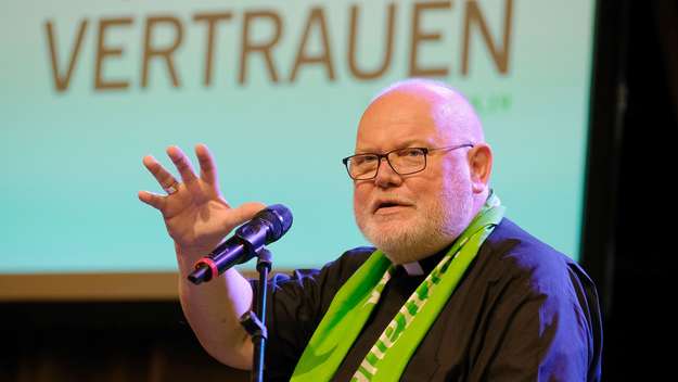 Kardinal Marx hält Bibelarbeit beim evangelischen Kirchentag