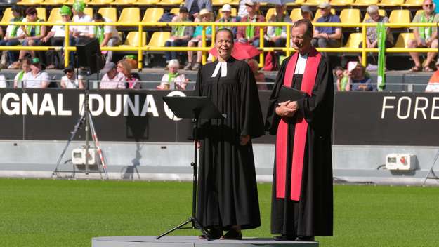 Kirchentagspastor Arnd Schomerus aus Fulda und Sandra Bils, Pastorin der ökumenischen Bewegung Kirchehoch2 (Hannover), die die Predigt hielt.