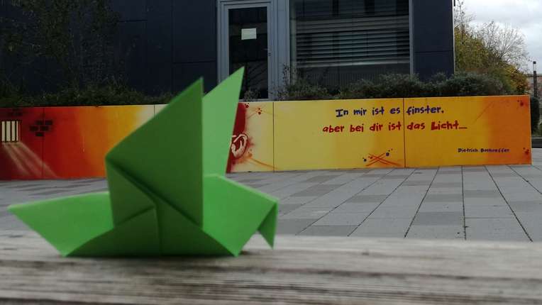 Origami-Taube der Dietrich Bonhoeffer Gemeinde in Freiburg