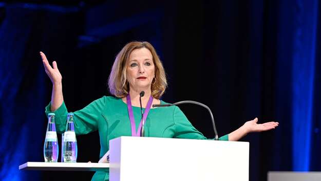Politikwissenschaftlerin Petra Bendel auf der Tagund der EKD-Synode 2024 in Würzburg