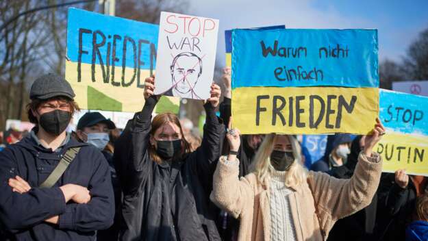 Mehrere Hunderttausend bei Friedensdemonstration in Berlin
