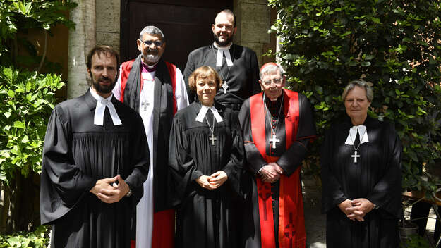 Annette Kurschus (Mitte li.), der Ökumeneminister des Heiligen Stuhls, Kardinal Kurt Koch (Mitte re.), Michael Jonas, Pfarrer an der Evangelisch-Lutherischen Christuskirche in Rom.(li.)
