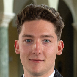 Dr. Yannick Schlote