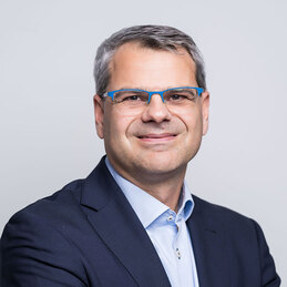 Oliver Schuegraf Oliver Schuegraf