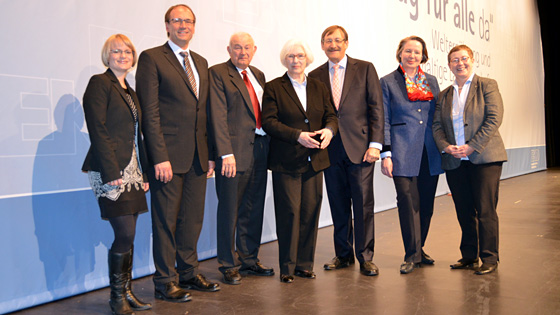 Präsidium: Viva-Katharina Volkmann, Andreas Lange, Klaus Eberl, Katrin Göring-Eckardt, Günther Beckstein, Elke König, Elisabeth Berner (v.l.n.r.)