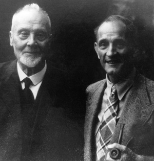 Der erste EKD-Ratsvorsitzende Wurm (links) mit seinem Stellvertreter Martin Niemöller. (Foto: epd-bild/Hephata-Archiv)
