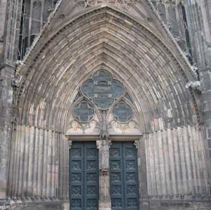 Gotisches Eingangsportal am Dom