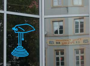 Trier: Lampe im Fenster